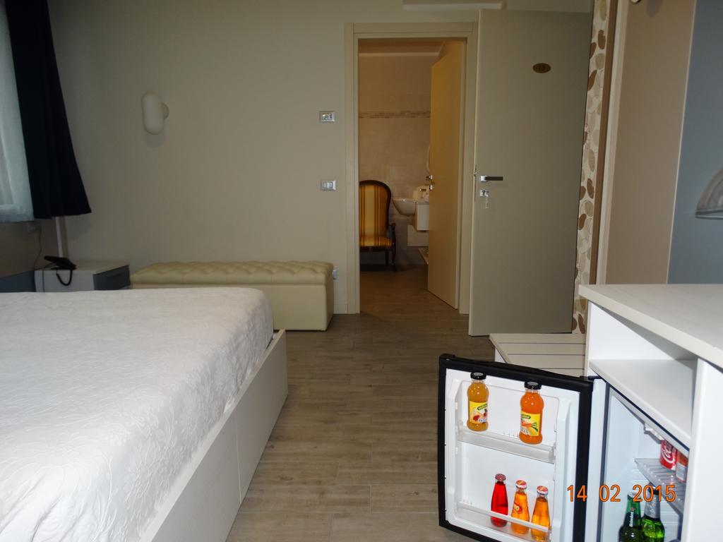 Hotel Moderno กรูเมลโลเดลมอนเต ภายนอก รูปภาพ