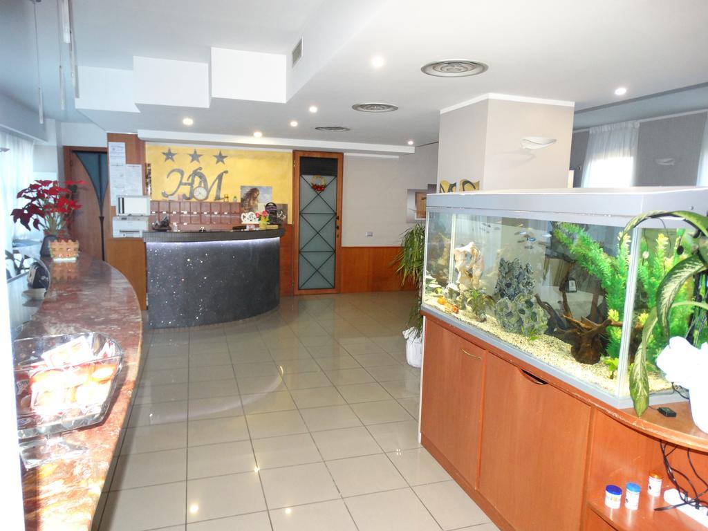 Hotel Moderno กรูเมลโลเดลมอนเต ภายนอก รูปภาพ