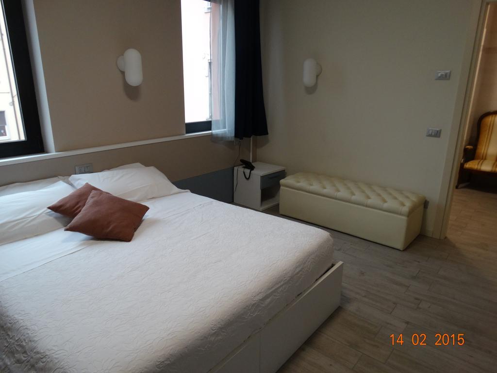 Hotel Moderno กรูเมลโลเดลมอนเต ภายนอก รูปภาพ