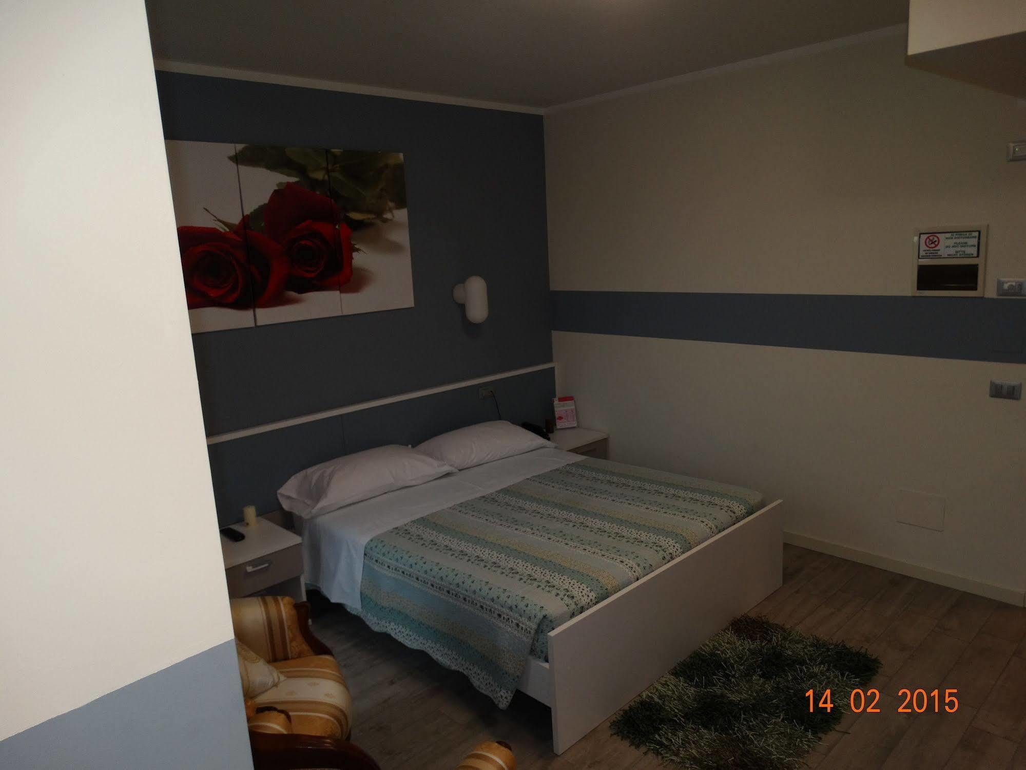 Hotel Moderno กรูเมลโลเดลมอนเต ภายนอก รูปภาพ
