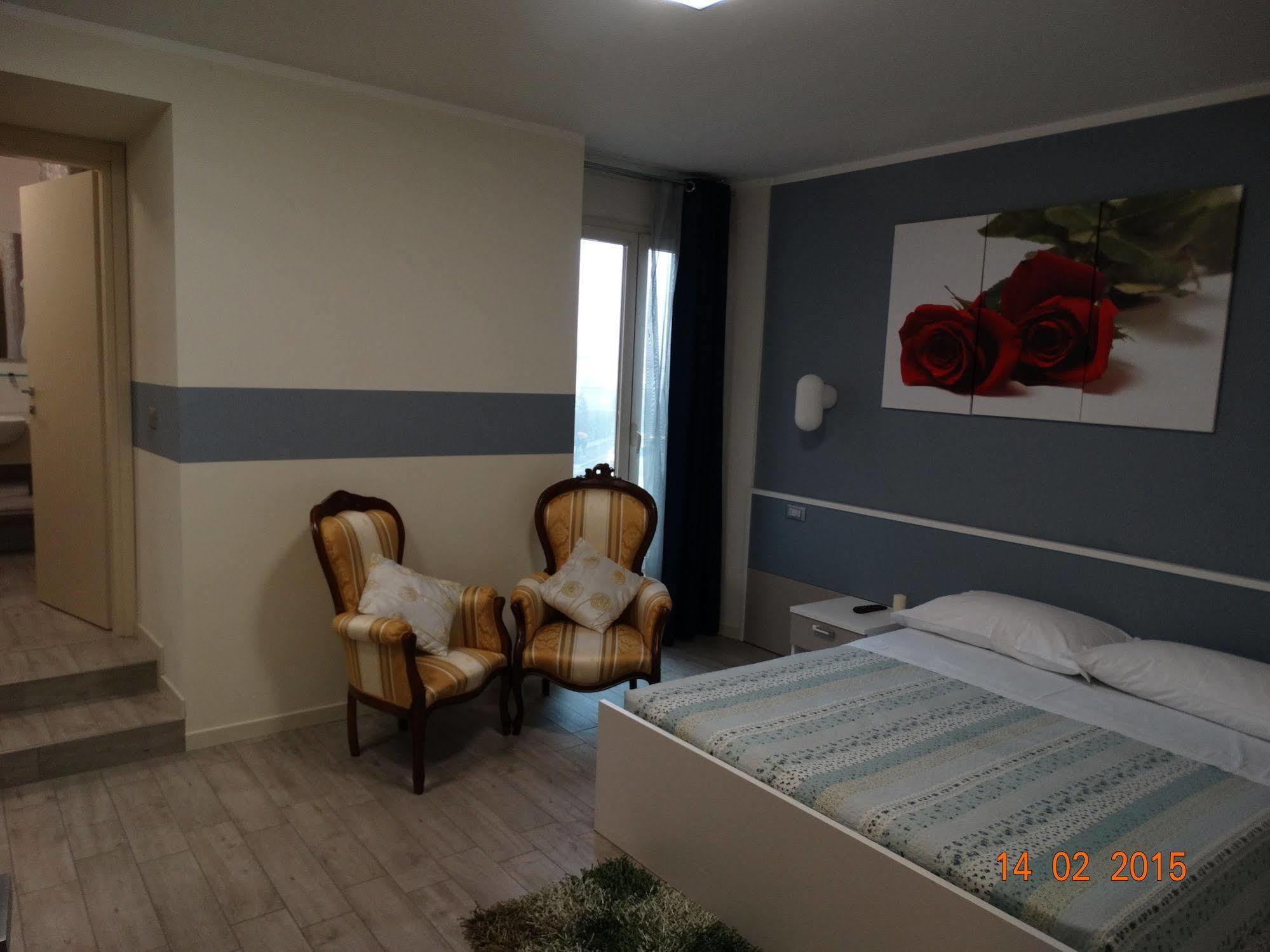 Hotel Moderno กรูเมลโลเดลมอนเต ภายนอก รูปภาพ