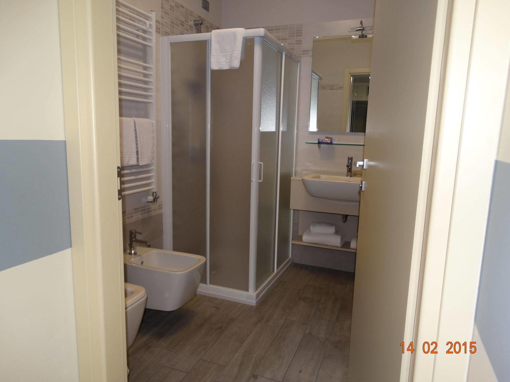 Hotel Moderno กรูเมลโลเดลมอนเต ภายนอก รูปภาพ